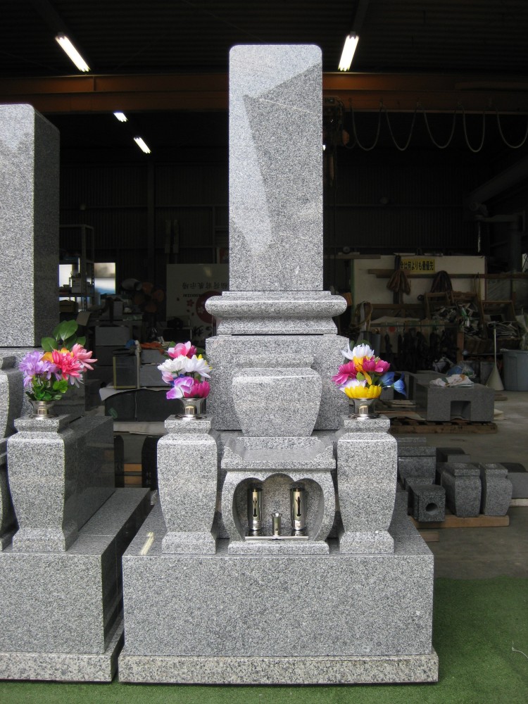 ⑥8寸角和型墓石