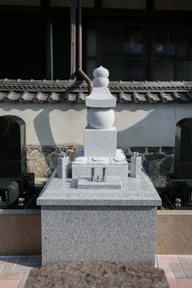 お墓守出来なくなった後、合祀供養される五輪塔