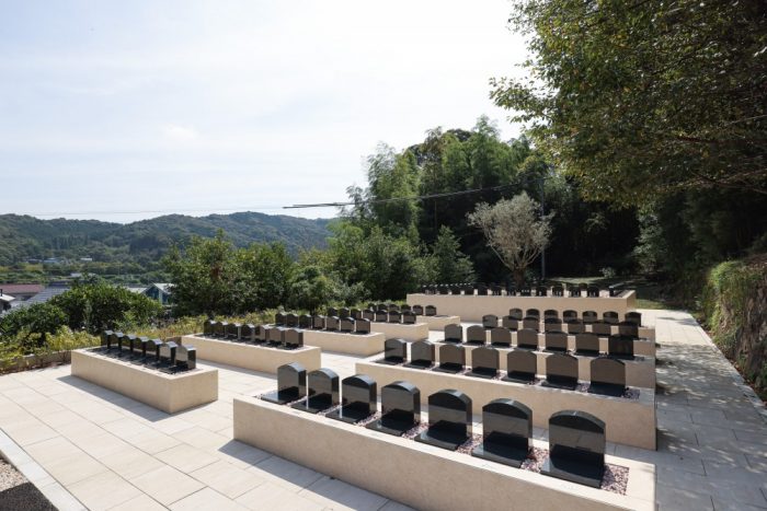 墓園から見える景色は心穏やかな気持ちにさせてくれます