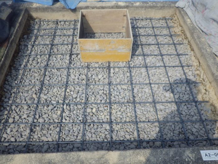 冬場の凍結が予測される新城市の基礎は、鉄筋とコンクリートの厚みが重要となります。