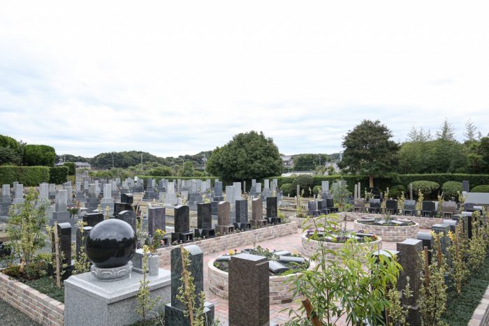 豊橋はなえみ墓園の全景 花と緑に囲まれた明るい墓園