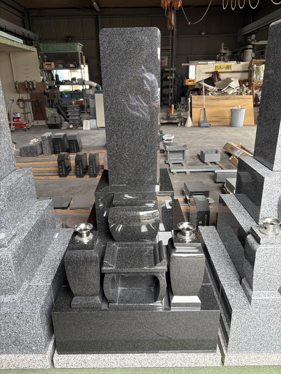 M-10の8寸角和型墓石 現品（矢田石材店 岡崎本店）